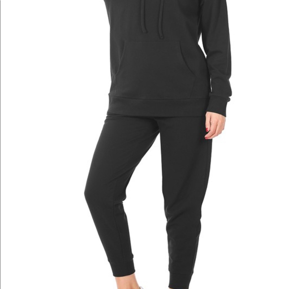Jogger Set - Picture 2 of 3